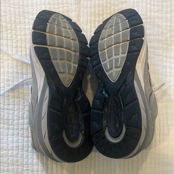 New Balance 990v5 Gray Sneakers - Picture 8 of 10